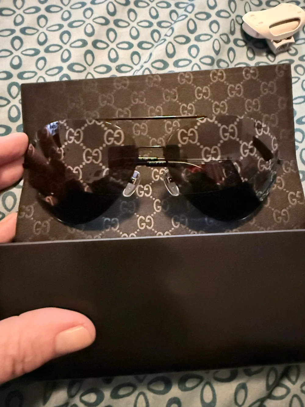Gucci Black Aviator Sunglasses - Designer Logo Lenses